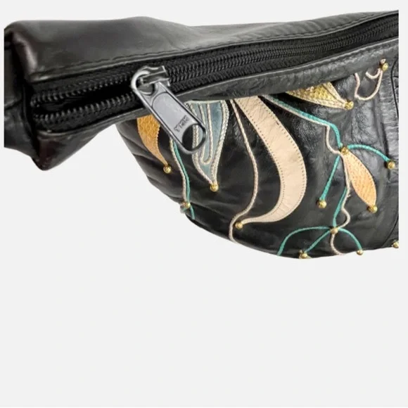 Vintage Black Hobo Bag with Floral Embroidery - Picture 5 of 16